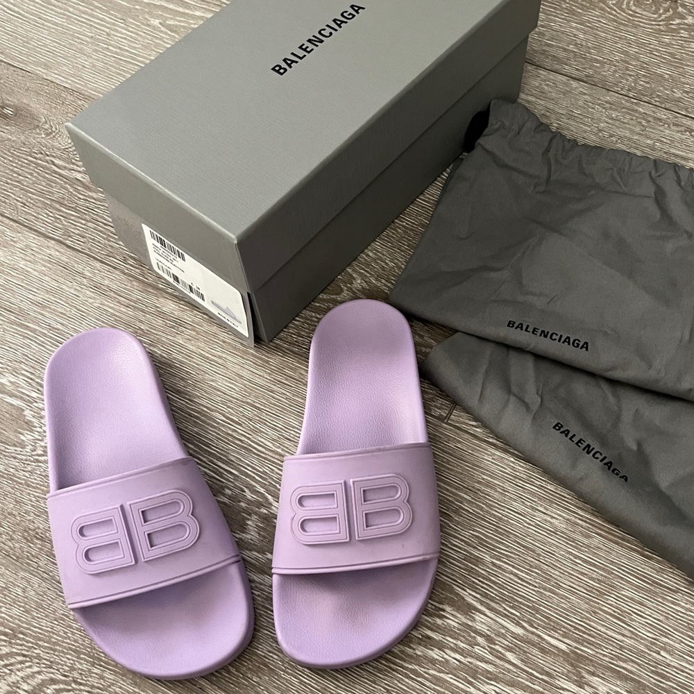 Balenciaga BB pool slides
